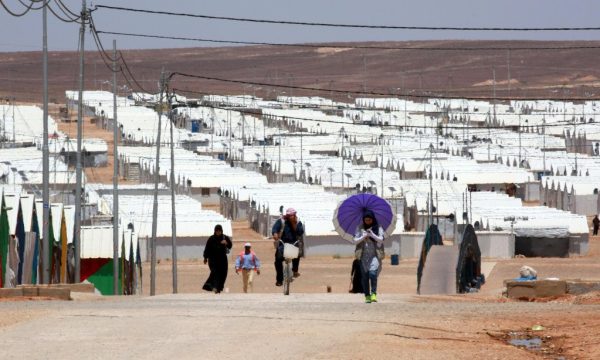 الأغذية العالمي يوقف المساعدات الغذائية لـ135 ألف لاجئ سوري في الأردن