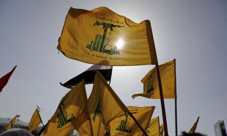 حزب الله يعلن إطلاق صواريخ على تجمع عسكري في شمال إسرائيل