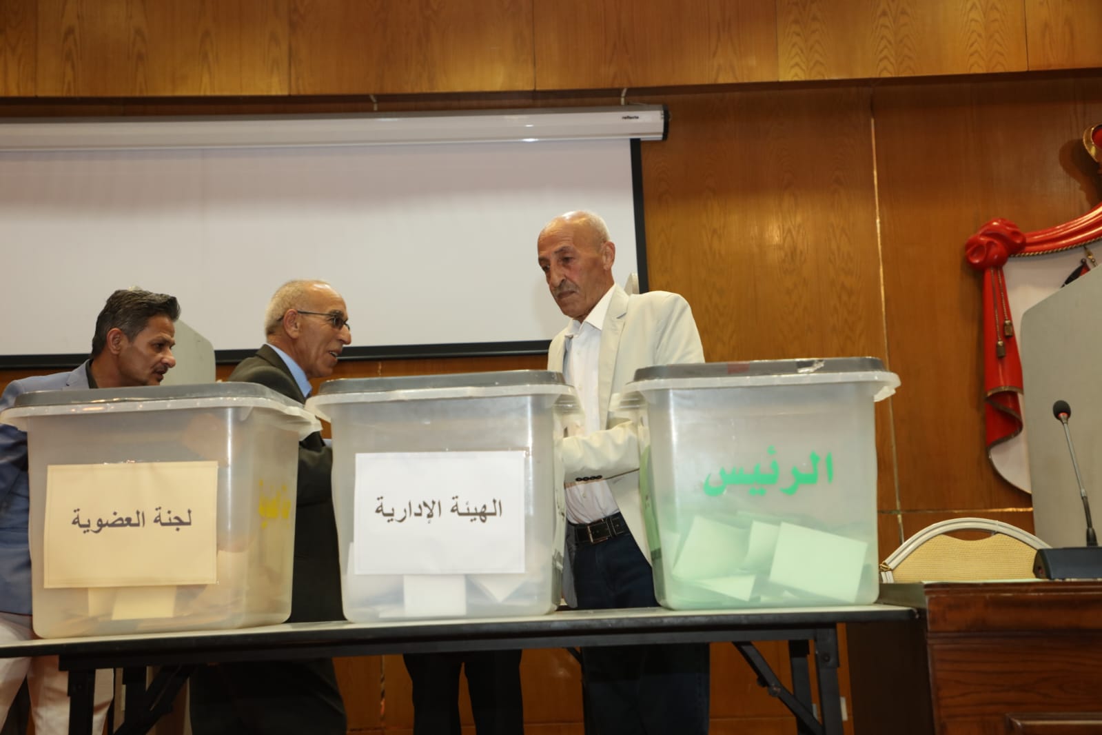 الشاعر عليان العدوان رئيسًا لاتحاد الكتاب والأدباء الأردنيين