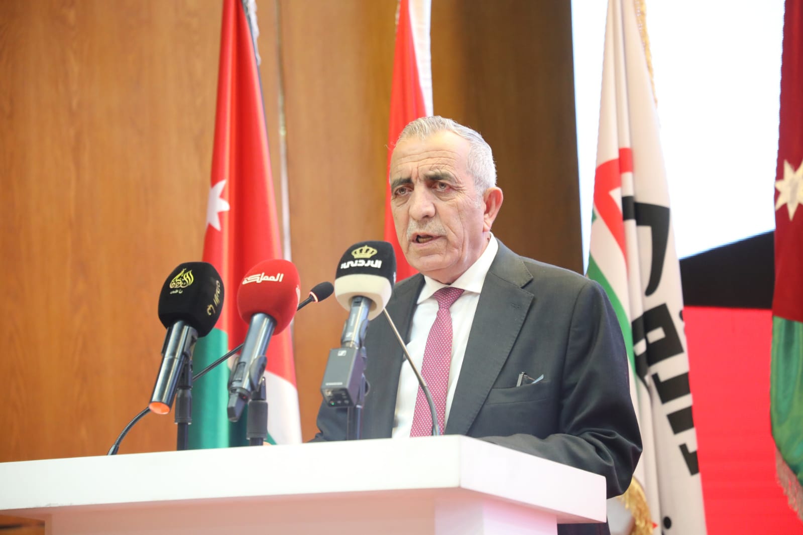 الحاجة نعمة .. سنديانة عي التي رأينا بين يديها النور