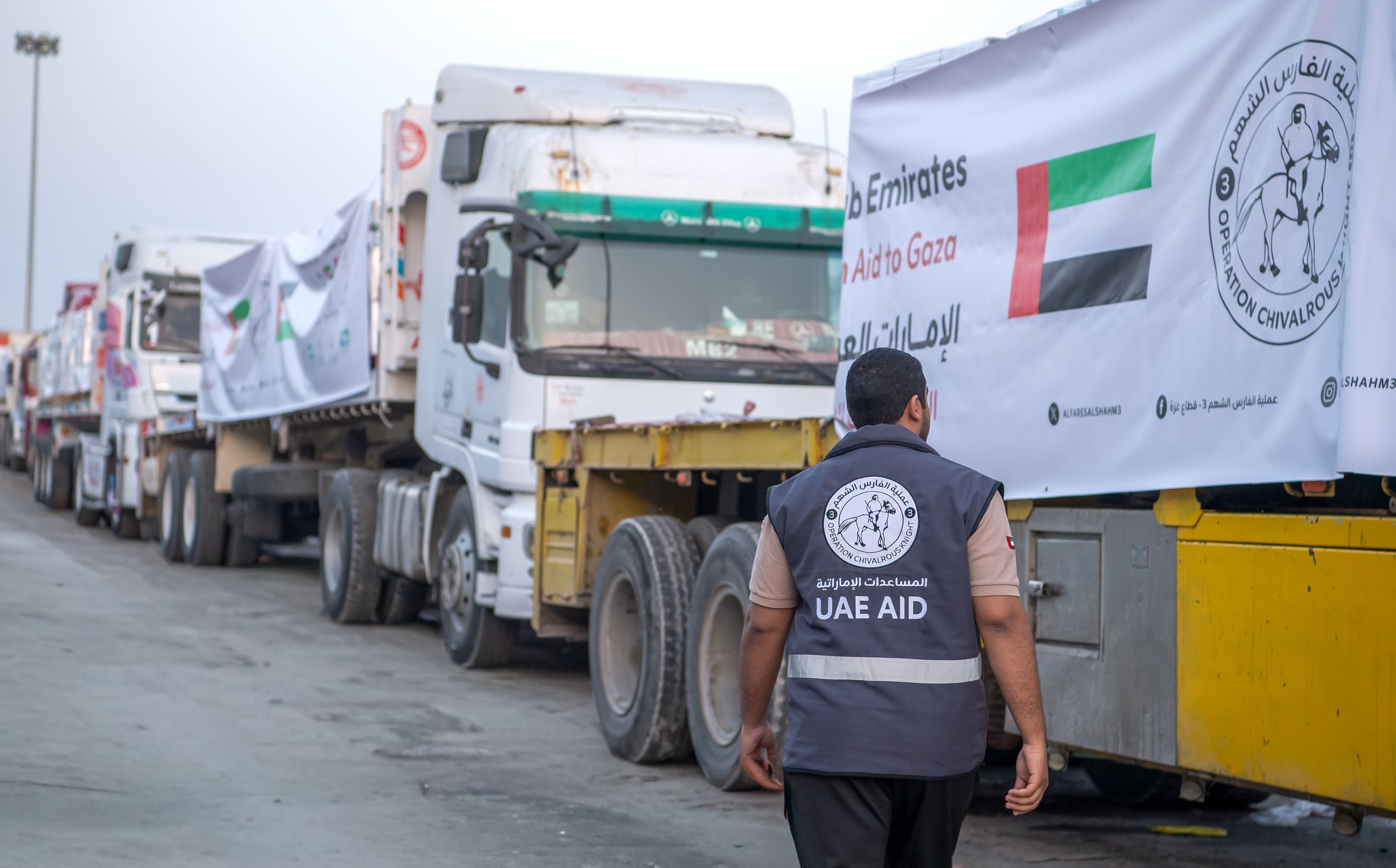 دخول 4 قوافل مساعدات إماراتية إلى غزة تحمل 740 طناً من الطرود الغذائية