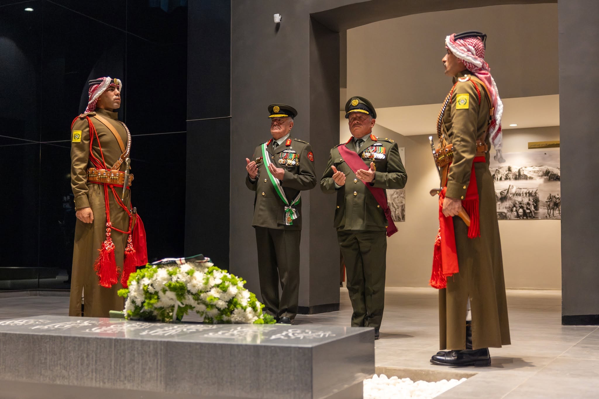 الملك يرعى احتفال الجيش العربي بالمناسبات الوطنية في صرح الشهيد