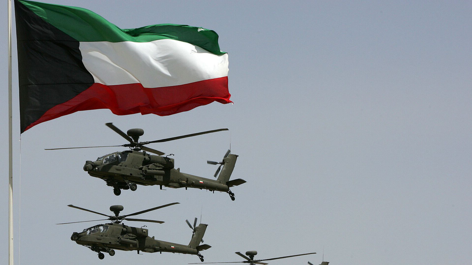 الجيش الكويتي يعلن التصدي لأهداف جوية معادية