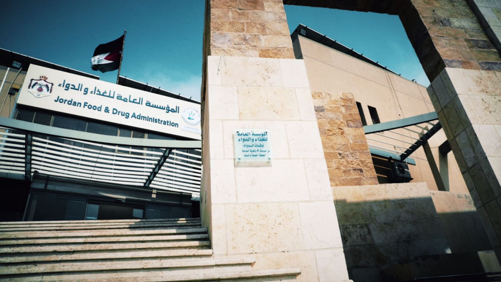 الغذاء والدواء تؤكد إلزام العاملين في توصيل الطعام بالحصول على شهادات صحية