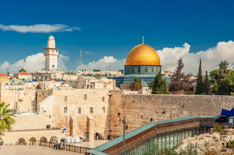 محافظة القدس تحذر من تراجع غير مسبوق في أعداد حراس المسجد الأقصى