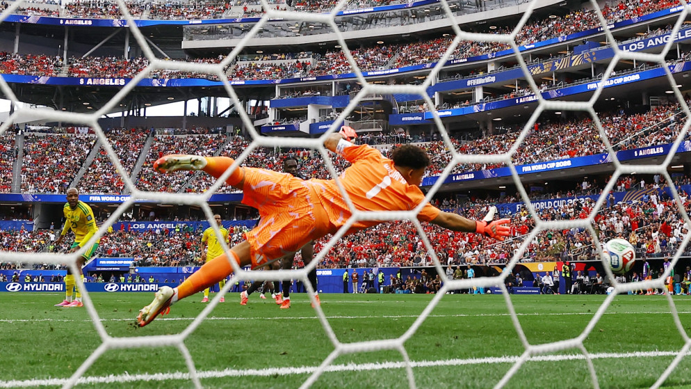 كندا تبلغ ثمن النهائي بفوز قاتل على جنوب إفريقيا