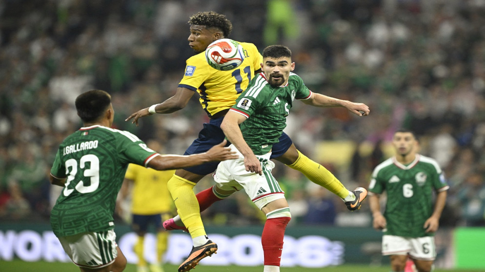 المكسيك تفوز على الإكوادور 2-0 وتبلغ دور الـ16