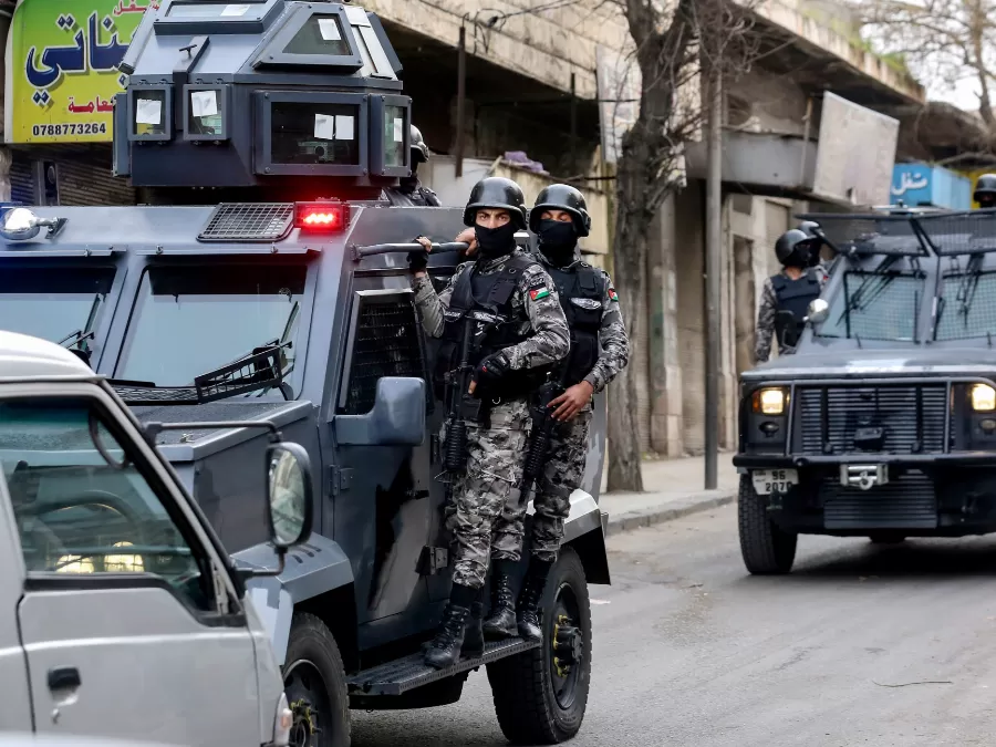 القبض على مطلوب متوار عن الأنظار ومحكوم بالسجن 20 عاما