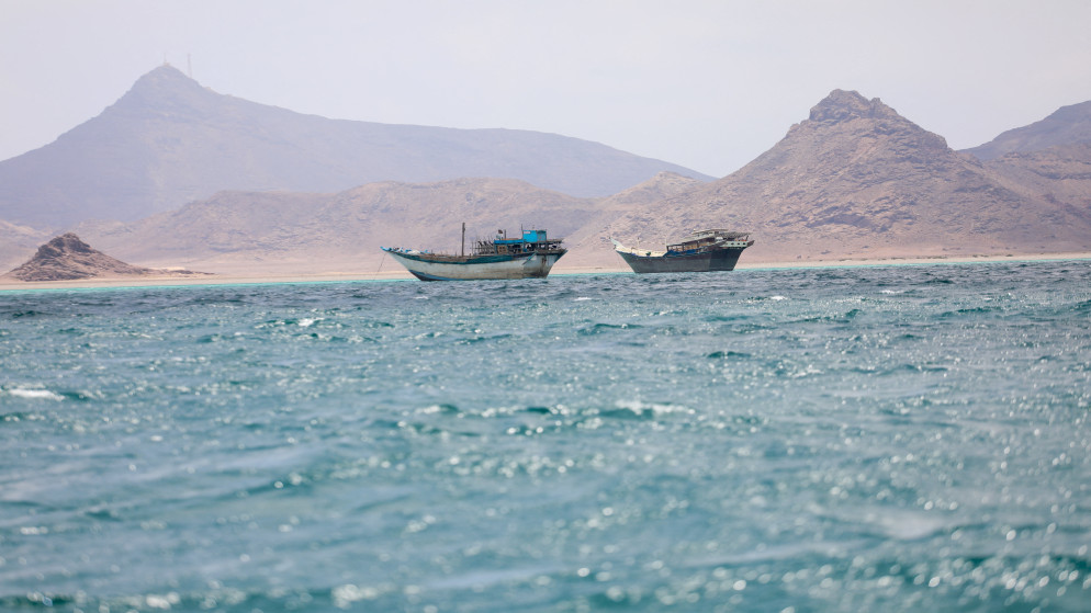 هيئة بحرية: أشخاص يعتلون سفينة في خليج عدن 