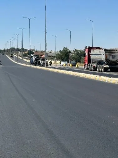 وزير الأشغال يوجه بتسريع إنجاز صيانة طريق مأدبا الغربي
