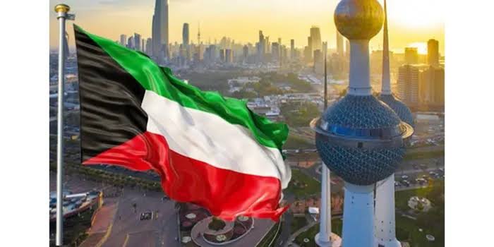 الكويت تستدعي السفير الإيراني احتجاجا على مهاجمة ناقلة في مضيق هرمز