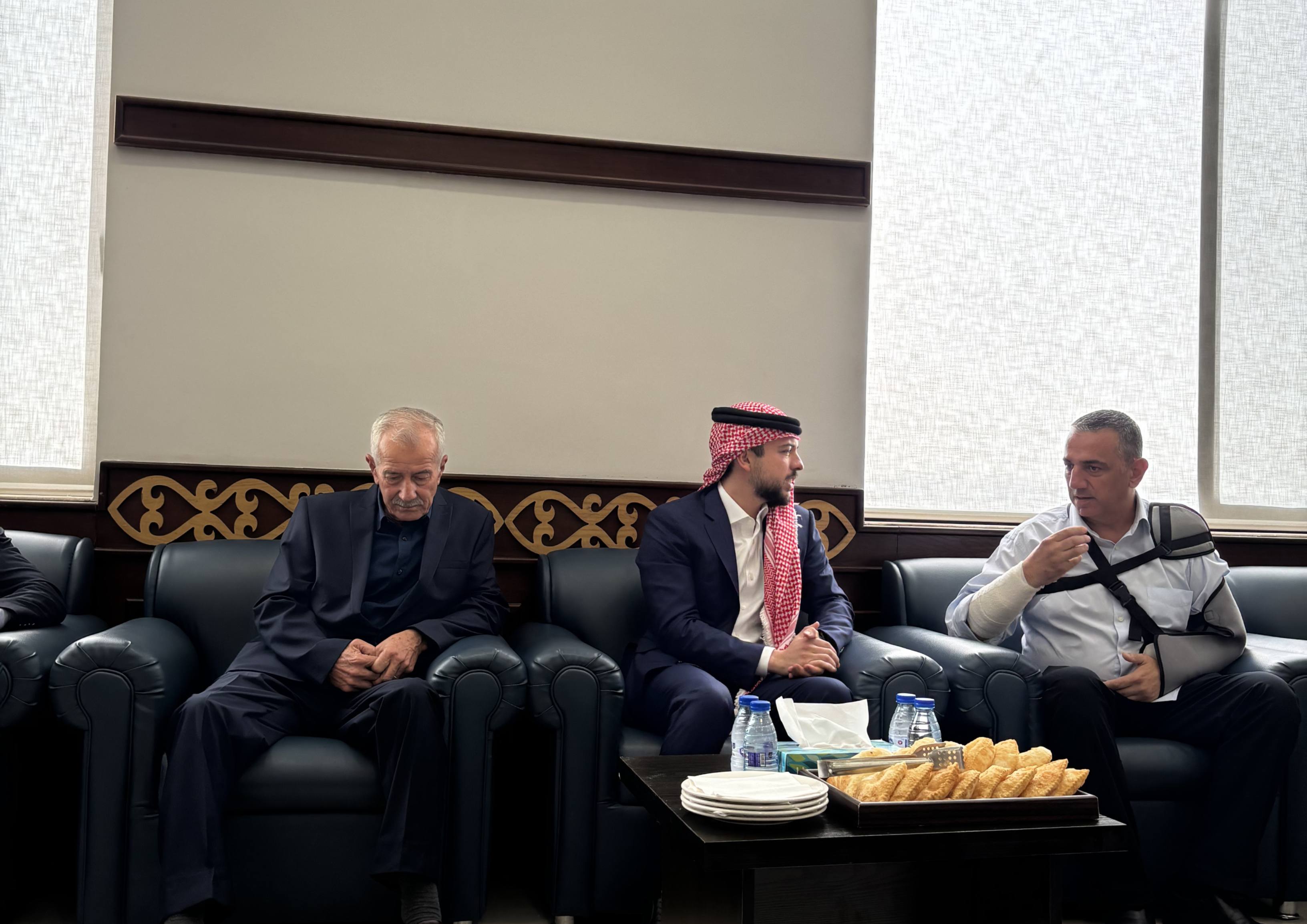 نائب الملك يعزي بوفاة سميح جنكات في الجمعية الخيرية الشركسية