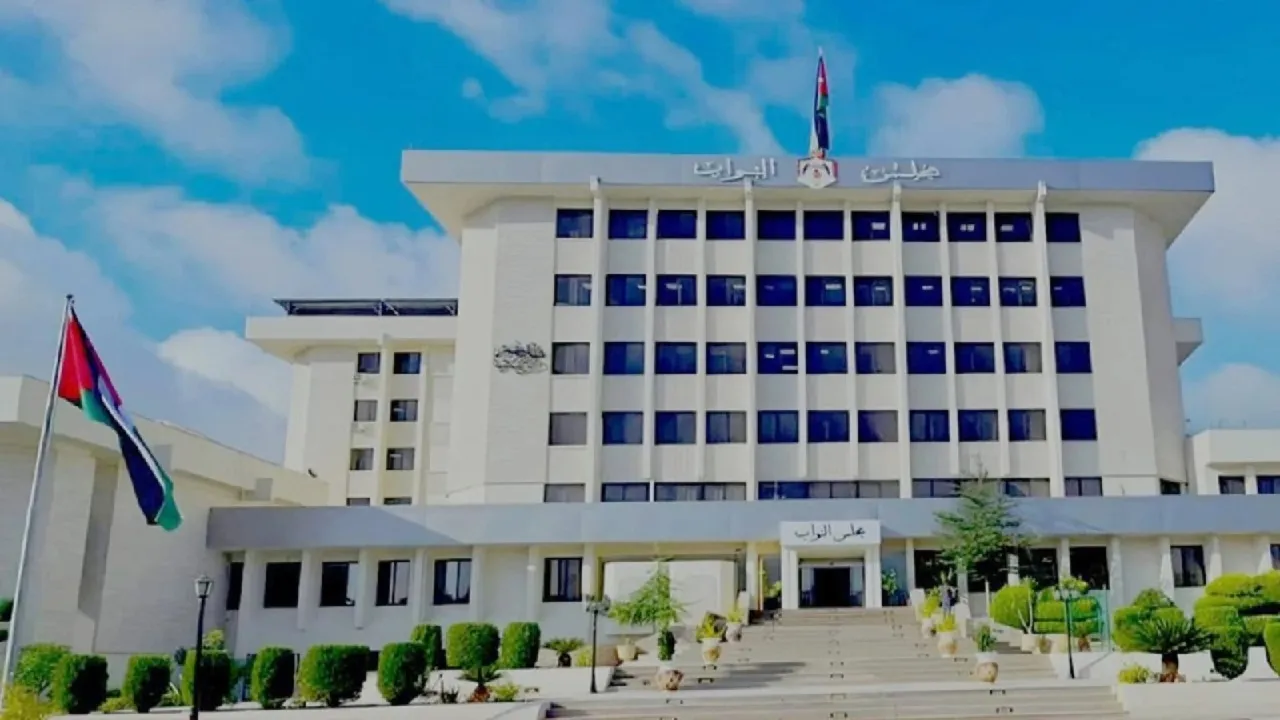 مجلس النواب يقر مشروع قانون تنظيم العمل المهني
