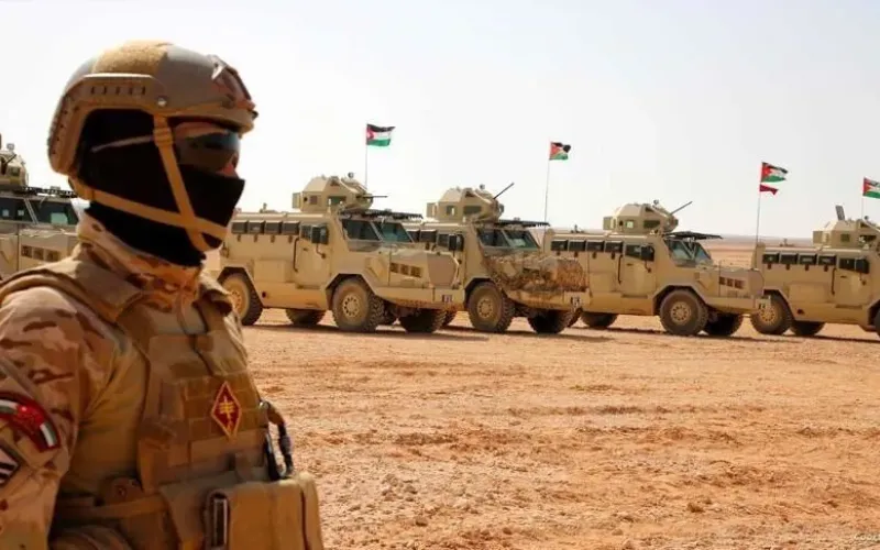 الجيش يعترض 5 صواريخ قادمة من إيران استهدفت أراضي المملكة