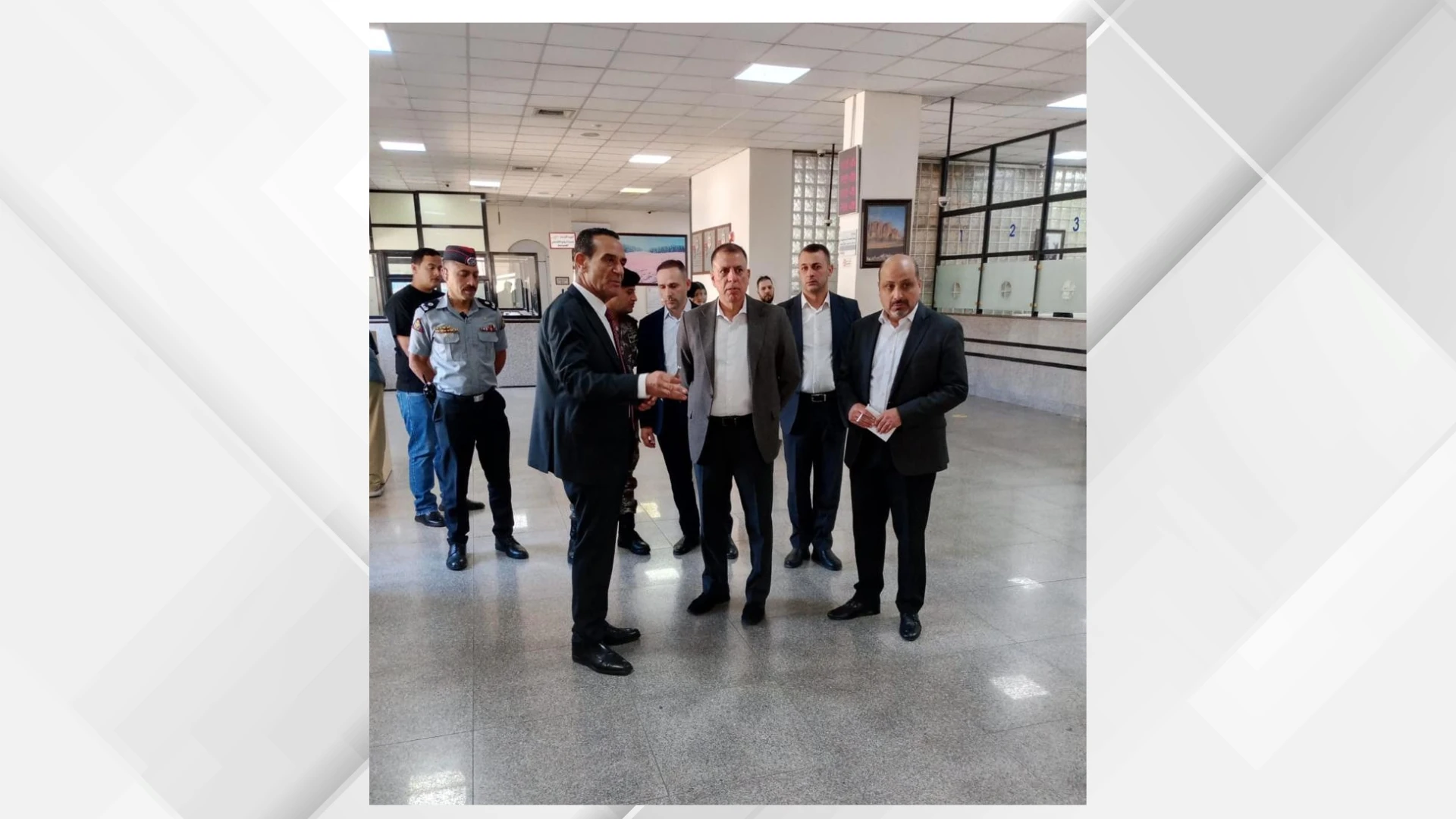 وزير الداخلية يتفقد مديرية الجنسية وشؤون الأجانب والاستثمار