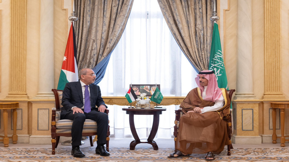 الصفدي وبن فرحان يبحثان تنسيق الجهود لخفض التصعيد وتعزيز أمن المنطقة