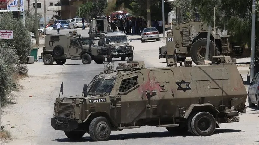إصابة فلسطيني واعتقال 15 آخرين خلال اقتحامات إسرائيلية بالضفة