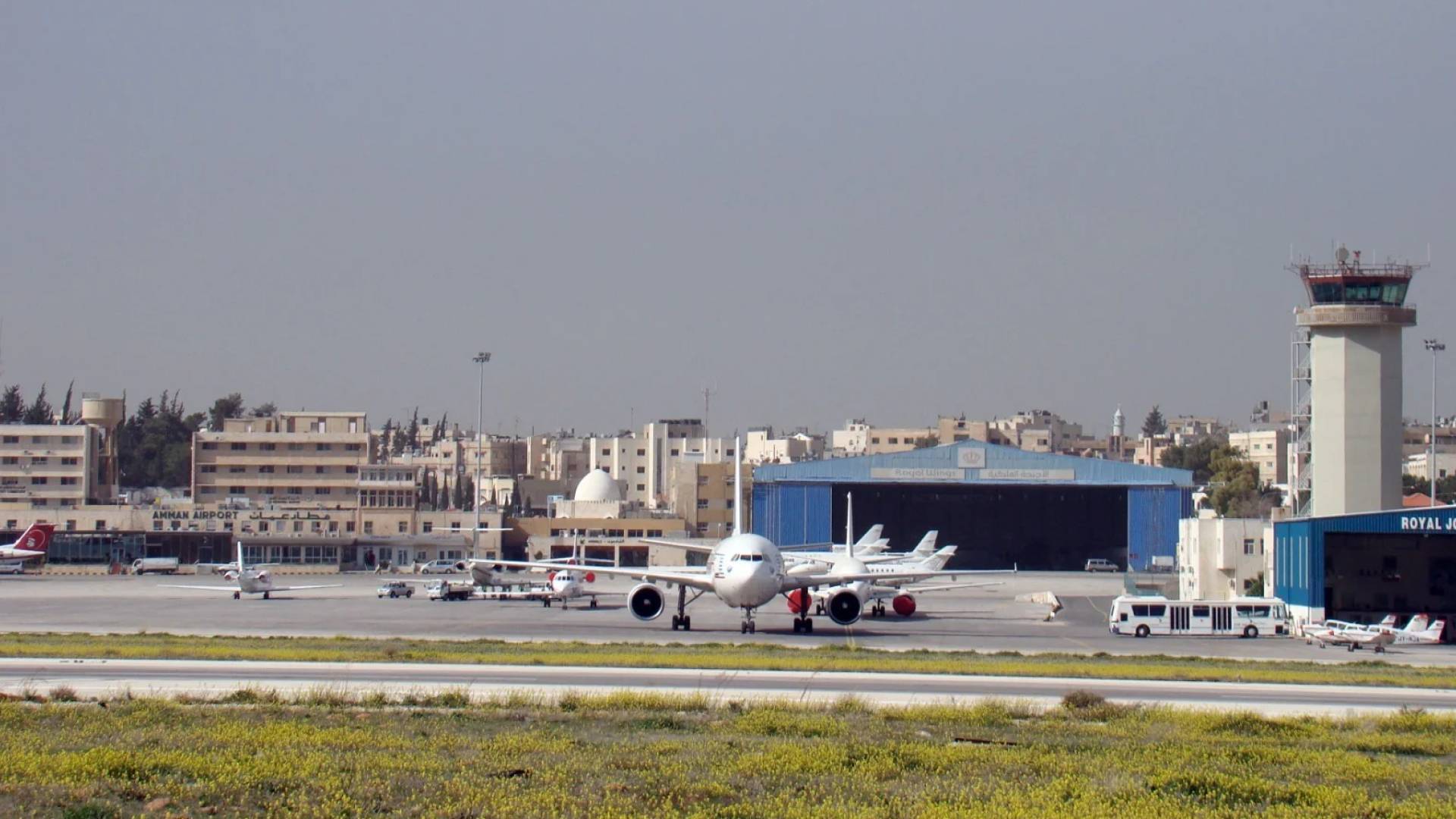 مطار مدينة عمّان يستعيد دوره الجوي بـ200 ألف مسافر منذ مطلع العام