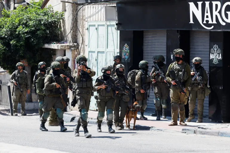 إصابة 5 فلسطينيين خلال اقتحام الاحتلال معهد تدريب قلنديا شمال القدس