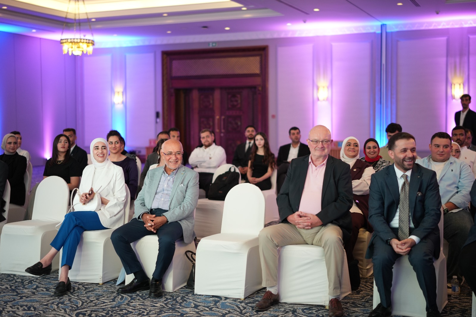 فرديدريش ناومان و شركاء الأردن يطلقان محاكاة ناومان للعمل البرلماني
