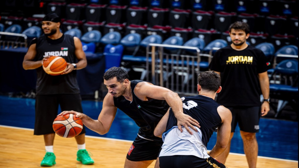 المنتخب الوطني الأردني لكرة السلة يواجه أستراليا في اختبار حاسم بتصفيات كأس العالم