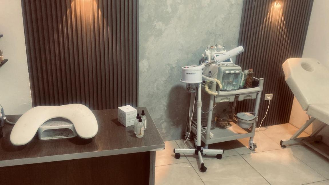 ضبط عيادة تجميل غير مرخصة داخل نادٍ رياضي للسيدات في عمّان