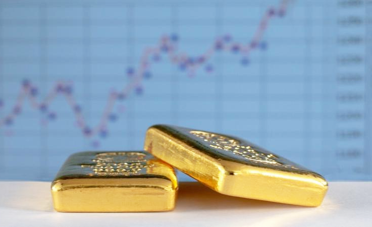 الذهب يتراجع مع تصاعد مخاوف التضخم وترقب قرار الفائدة الأميركية