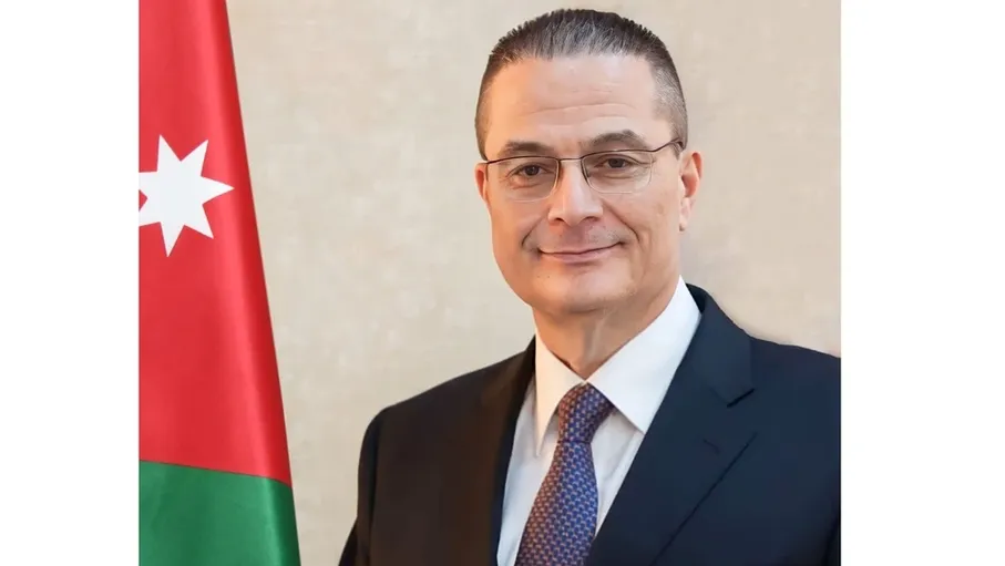 مجلس الوزراء يجدد تعيين عادل شركس محافظاً للبنك المركزي لدورة ثانية