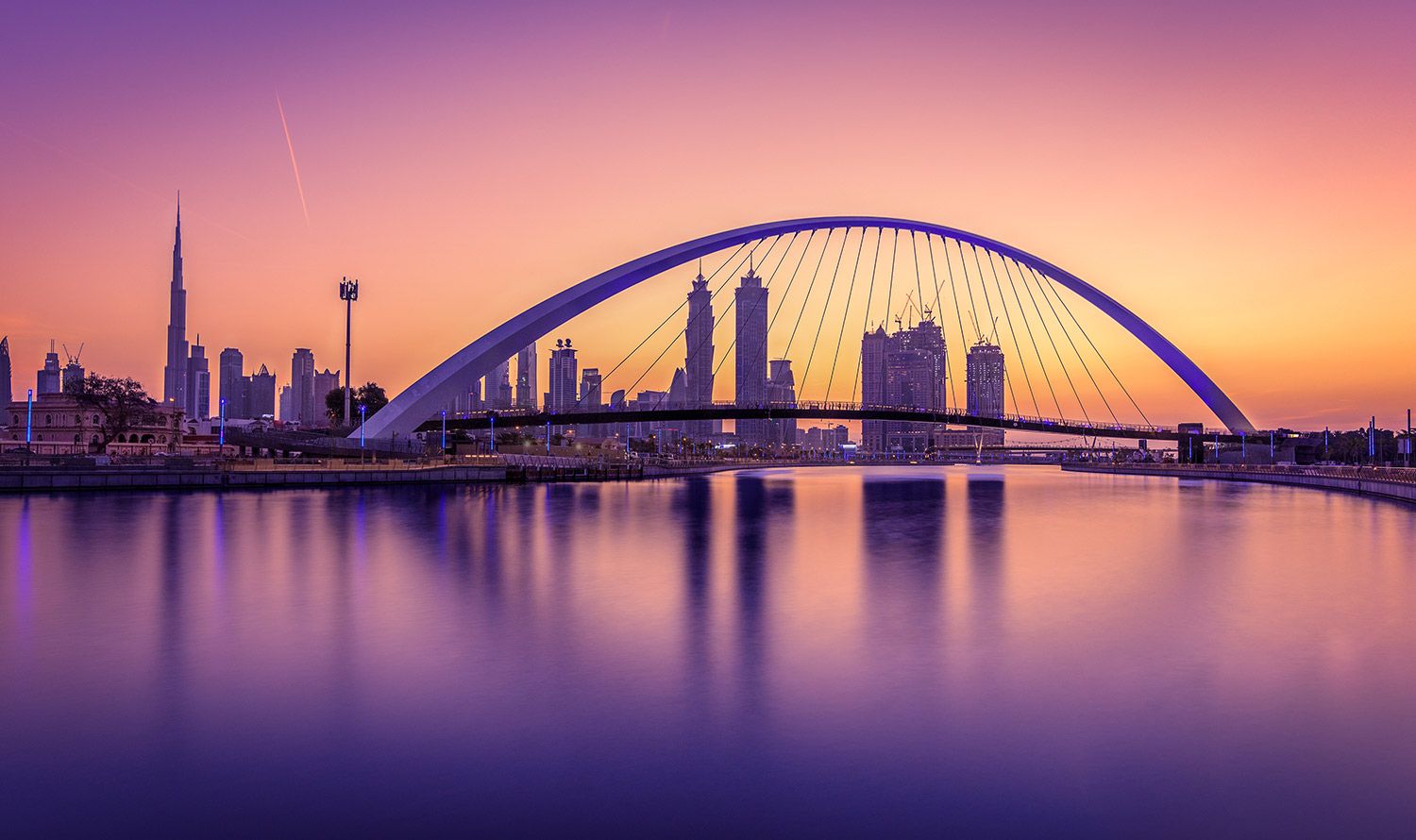 بن طوق يترأس اجتماع المجلس الاستشاري للسياحة ويبحث زيادة الاستثمارات الفندقية في الإمارات