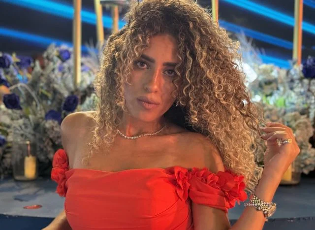 منة عدلي القيعي توجه رسالة للشخصيات العامة بشأن تعامل الجمهور مع حياتهم