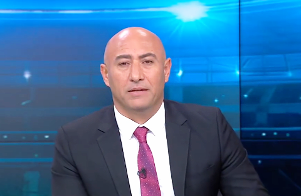مذيع الرياضية الأردنية: عرضنا بث مباراة الأردن وسوريا مجاناً والإتحاد رفض