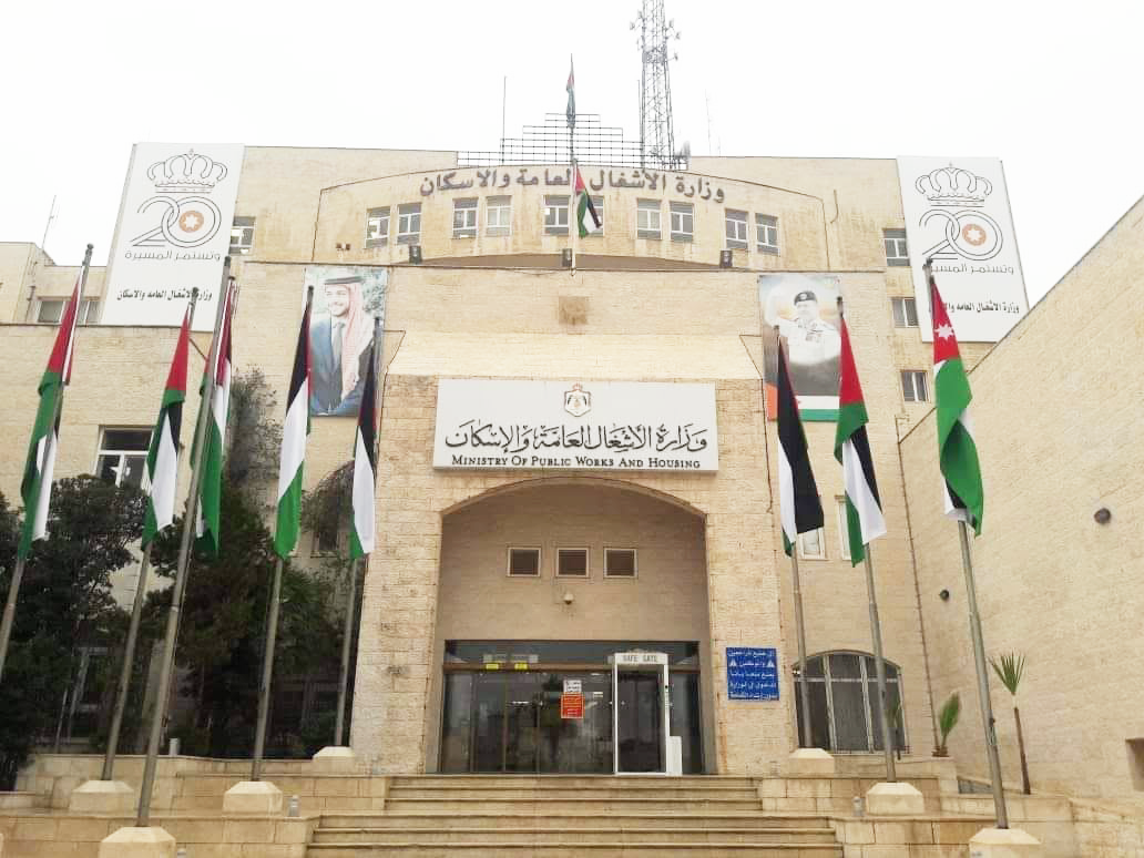 الأشغال تلغي مطالبة المواطنين بتقارير مساحية لطلبات الطرق