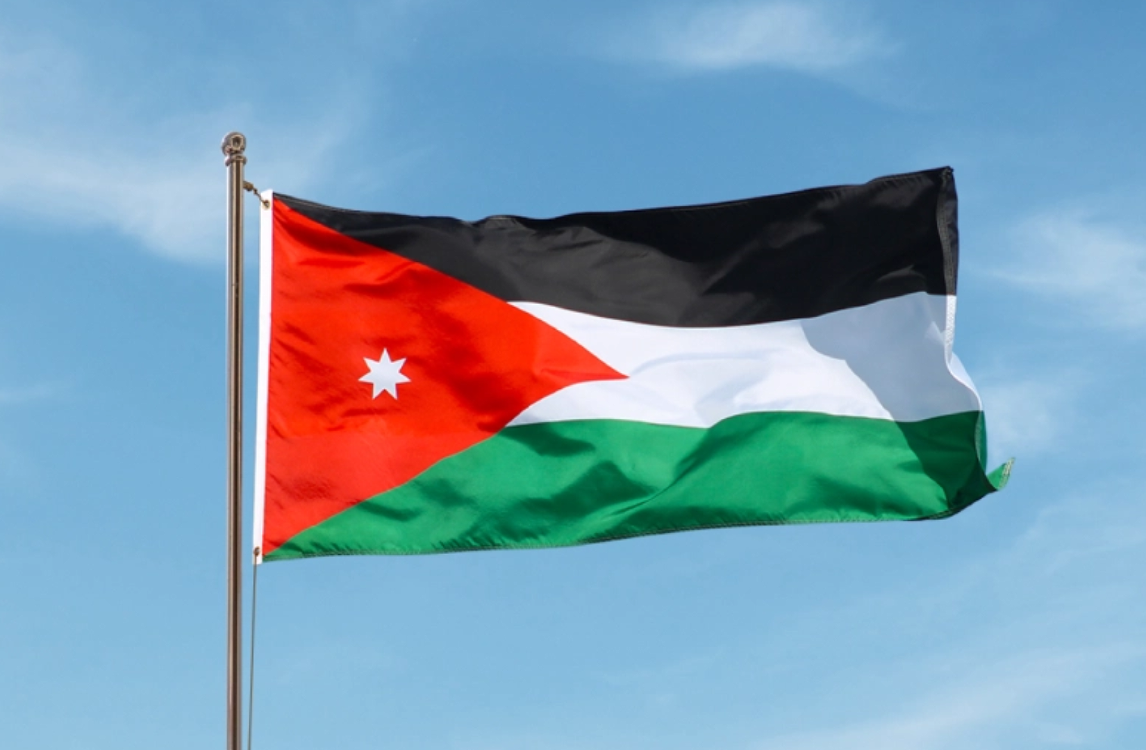 الأردن يدين الاعتداء على مطار الملك خالد ويؤكد تضامنه مع السعودية