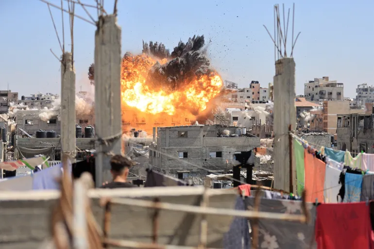استشهاد 3 فلسطينيين بينهم طفلة برصاص وقصف الاحتلال في غزة