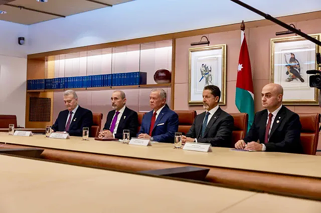 الملك عبد الله الثاني ورئيس الوزراء الأسترالي يبحثان تعزيز الشراكة وجهود التهدئة الإقليمية في كانبرا