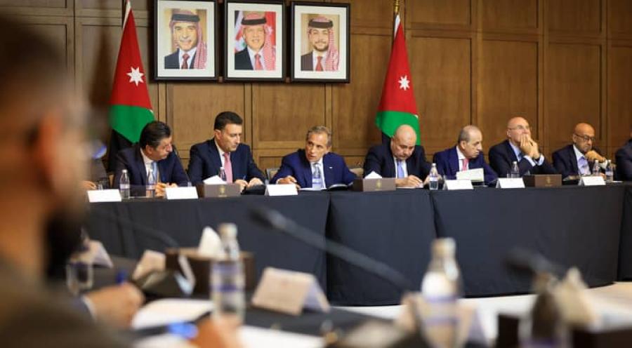 رئيس الوزراء يلتقي حزب الميثاق الوطني في إطار سلسلة لقاءات حكومية مع الأحزاب
