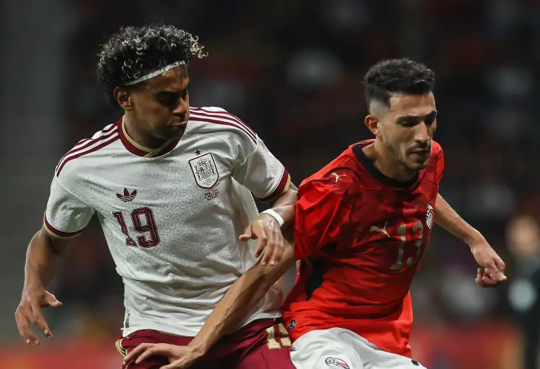 الفيفا يغرم الاتحاد الإسباني ويقرر إغلاقاً جزئياً لملعبه بسبب هتافات تمييزية ضد المسلمين