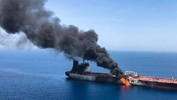 الحرس الثوري يعلن اصطدام ناقلة نفط بلغم جنوب مضيق هرمز ويحذر من إغلاق أجهزة الملاحة