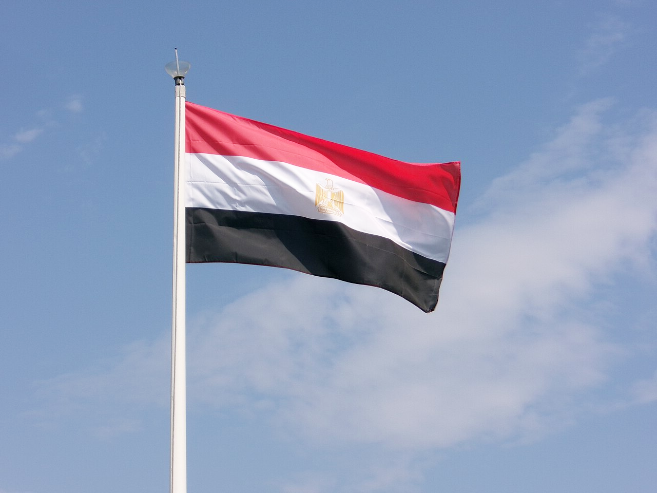 مصر تطالب إيران باحترام أمن الخليج ووقف الاعتداءات وضمان حرية الملاحة الدولية