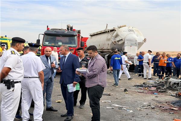 مصرع 13 شخصاً وإصابة 34 آخرين في حادث تصادم مروع على طريق القاهرة–أسيوط الصحراوي