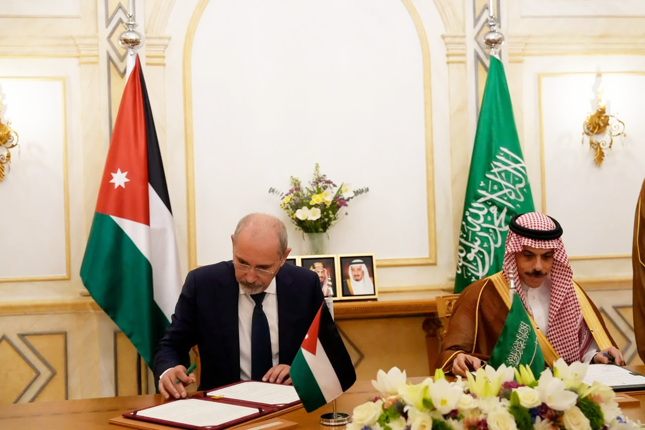السعودية والأردن توقعان بروتوكولاً معدلاً لمحضر إنشاء مجلس التنسيق الأعلى