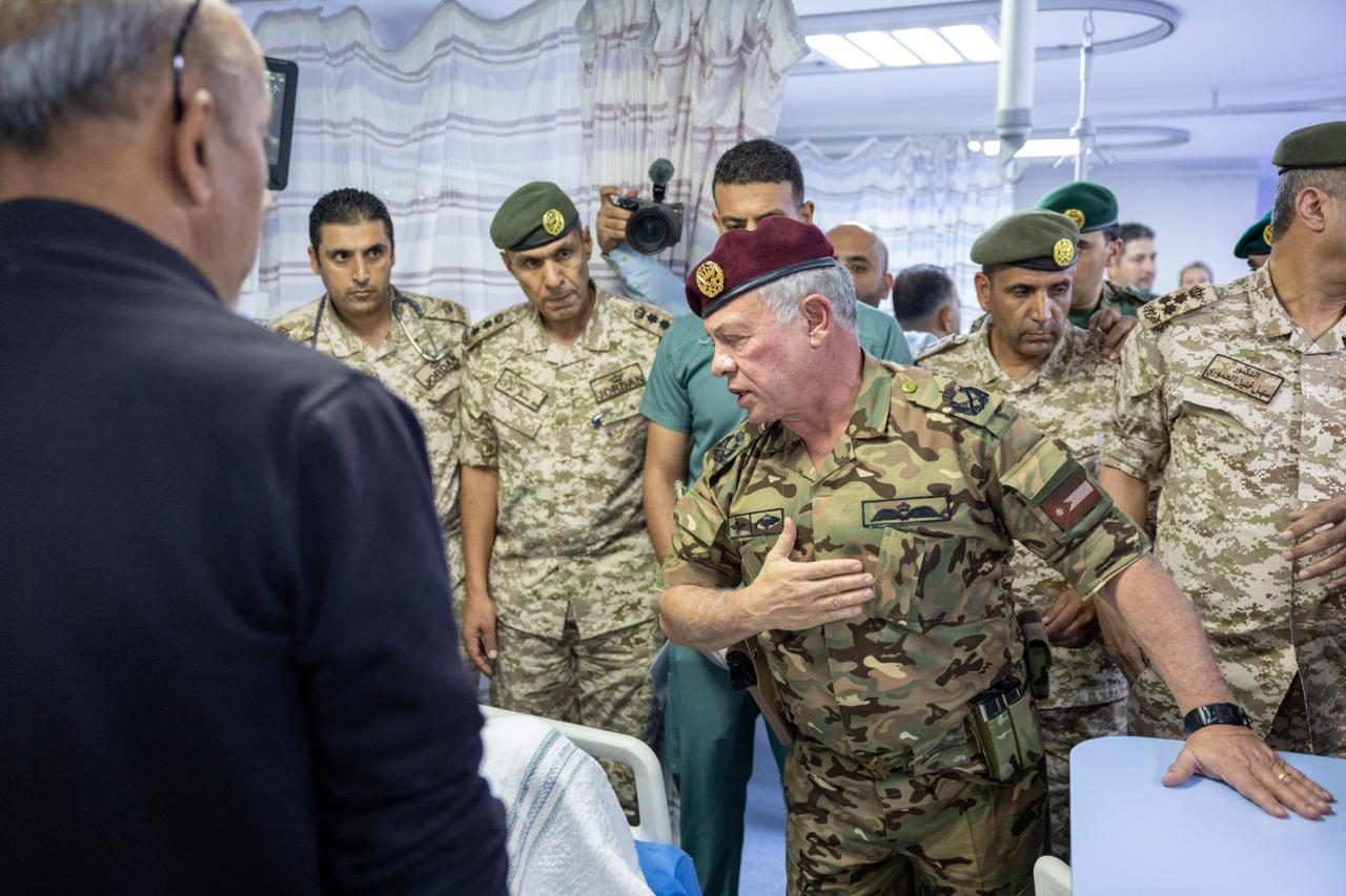 الملك يشيد بنجاح الأجهزة الأمنية في ضبط منفذي اعتداء الكرك ويؤكد: لا أفلات للإرهابيين من العقاب