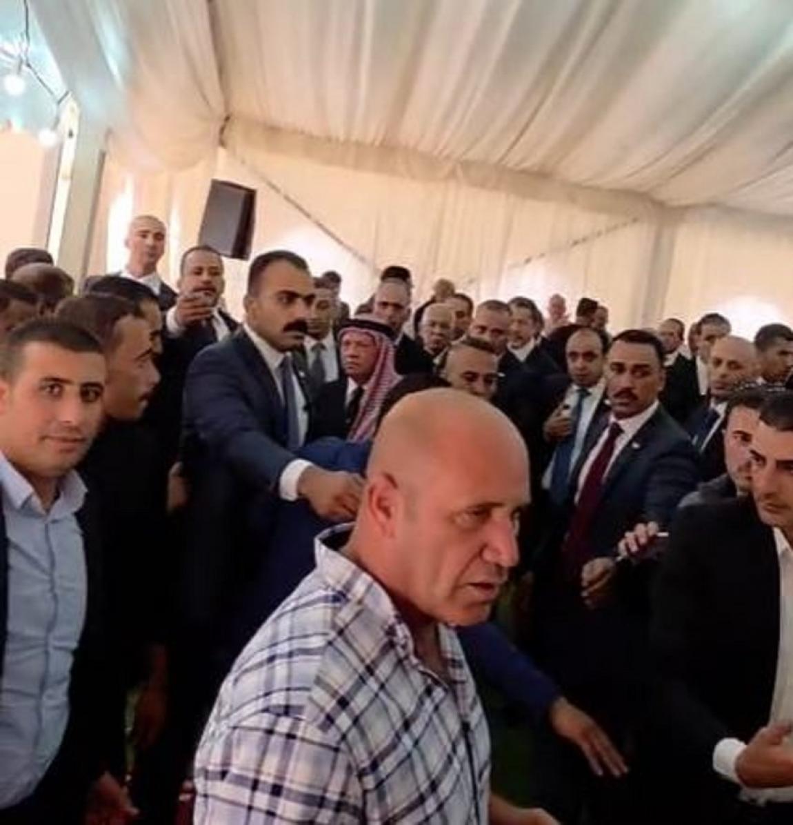الملك عبدالله الثاني يصل الكرك لتقديم واجب العزاء لذوي شهداء الاعتداء الإرهابي
