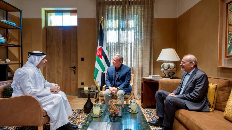 الملك عبدالله الثاني يستقبل رئيس الوزراء القطري ويحذر من الإجراءات الإسرائيلية الأحادية بالضفة والقدس