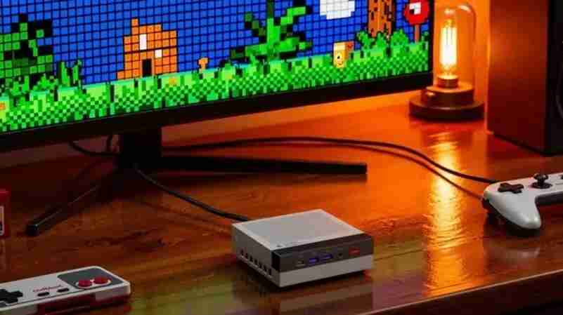 كمبيوتر مكتبي صغير بروح بلايستيشن وسيغا يجمع الحنين بالقوة الحديثة