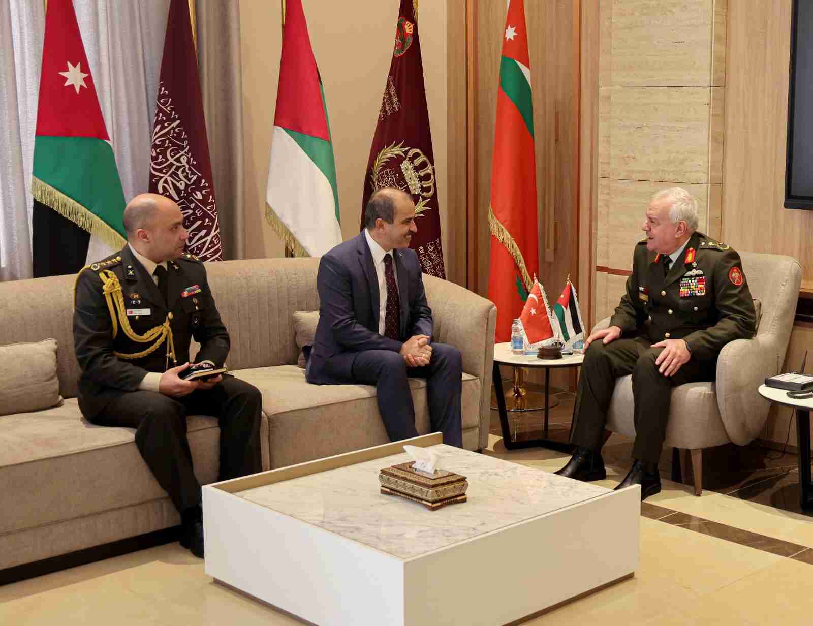 الأردن وتركيا يبحثان تعزيز التعاون الدفاعي المشترك