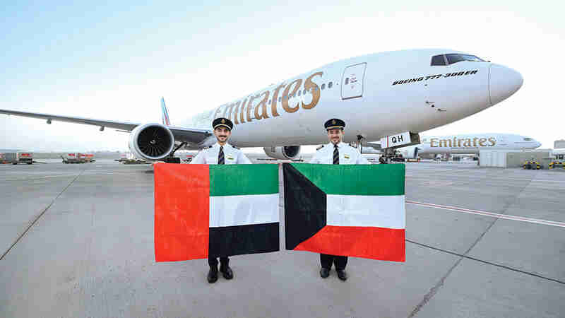 «طيران الإمارات» تحتفل بمرور 30 عاماً على نقل المسافرين بين الكويت ودبي