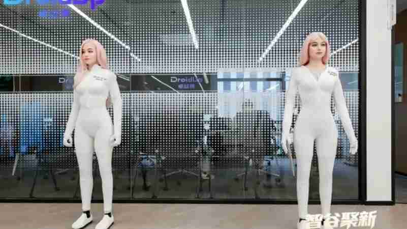 الروبوت الصيني مويا يبهر العالم بقدرات تحاكي البشر بدقة عالية