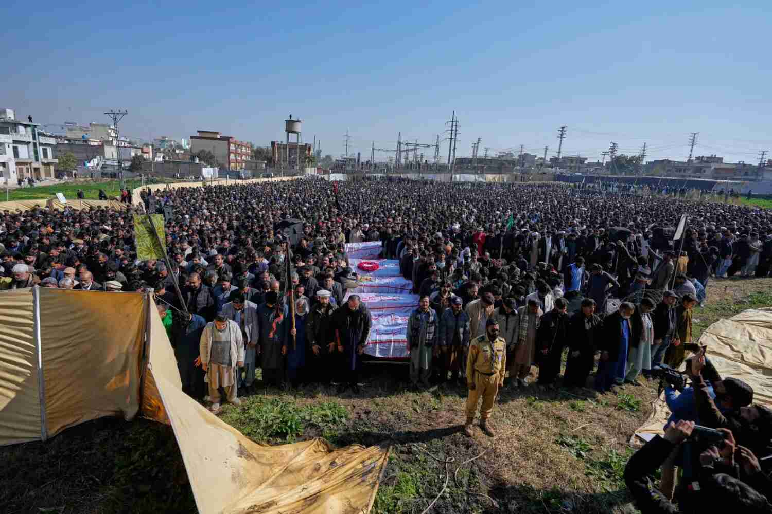 باكستان تحدد هوية منفذ هجوم المسجد في اسلام اباد وتعزز الاجراءات الامنية