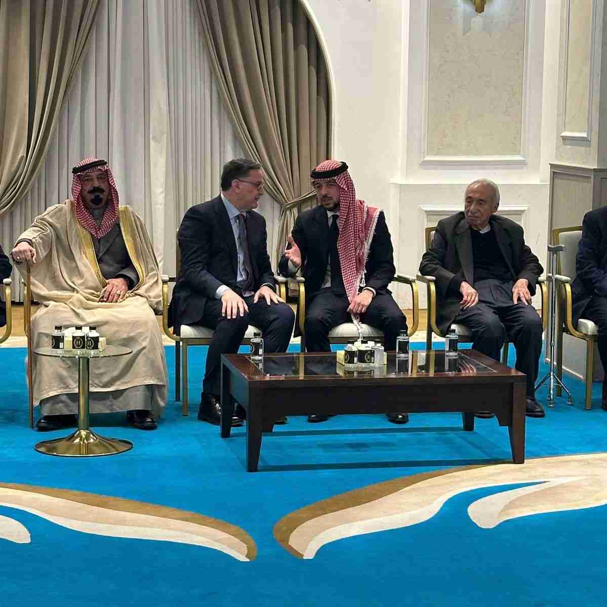 نائب الملك يعزي أسرة رئيس الوزراء الأسبق أحمد عبيدات